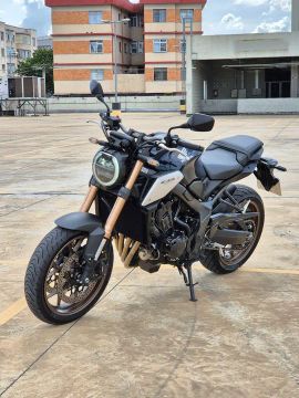 Honda CB 650R 2021 - 10 mil kms