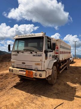 Ford Cargo 5032 ano 2007 6x4 - só o caminhão