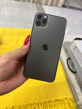 iPhone 11 Pro Max vendo e aceito troca iPhone superior 
