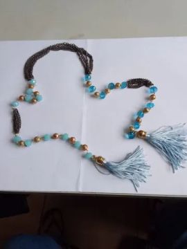 Cinto de pedras com corrente