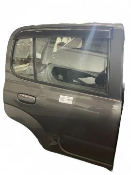 Porta traseira direita Fiat Uno 2015 2021 detalhe pelada