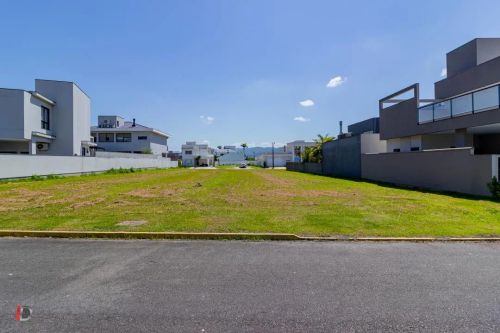 Terreno exclusivo em Camboriú - Condomínio Caledônia Private Village REF: TE0002