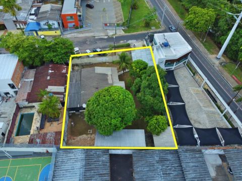 Terreno no Adrianópolis com 960m²