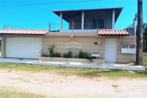 Casa com 5/4, sendo 2 suítes, espaço gourmet, frente de rua com 400 m²na Penha em Vera Cru