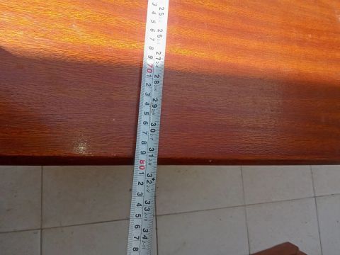 Mesa de madeira, já desmontada, medidas nas fotos