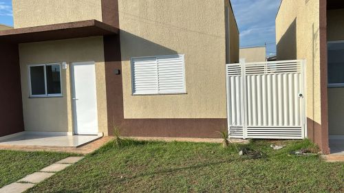Casa em Condomínio Fechado - 2 Quartos