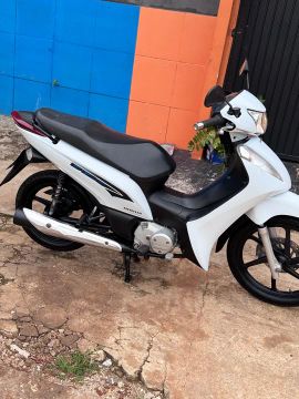 Vendo moto Biz completa muito conservada dispenso curiosos e golpista 
