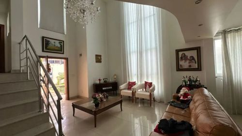 CASA À VENDA NO BAIRRO CASTELO