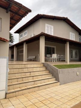 CASA - TERRENO GIGANTE - 4 QUARTOS/2 SUITES - GUARAPARI