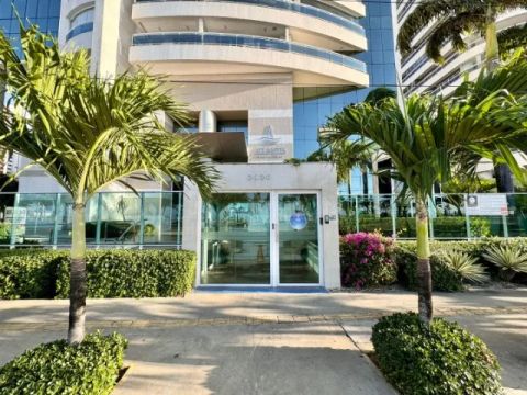 Apartamento no  Meireles, 03 suítes, Atlantis.