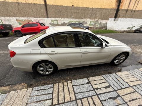 BMW 320i com teto solar e jogo de rodas estra Carro extra pra exigentes 