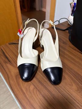 Sapato feminino bicolor branco e preto 