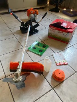 Roçadeira a Gasolina Intech 