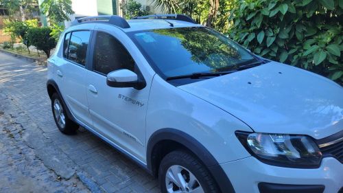 Stepway. Carro robusto e bem cuidado