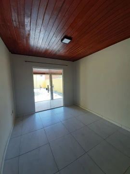 Excelente casa dúplex com 3 quartos no condomínio Vivamar, em Unamar, Cabo Frio. 
