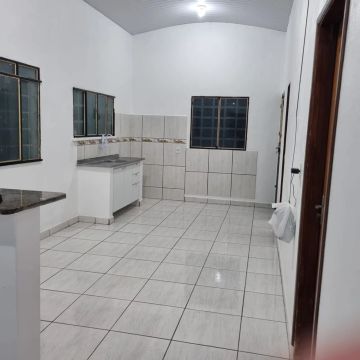 Aluga-se casa completa 