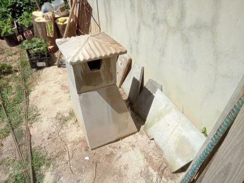 Cúpula de Churrasqueira, Chaminé e Suporte para Carvão 