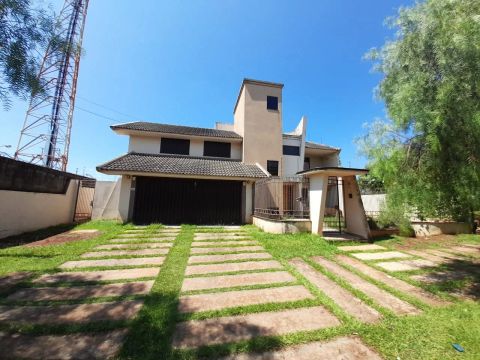 Casa para Locação 4 Quartos, 1 Suite, 2 Vagas, 300M², Centro, Chapecó - SC