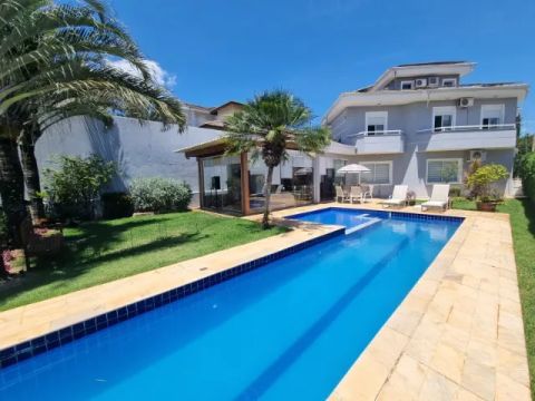 Casa maravilhosa com 4 suites em condomínio em Itatiba-SP