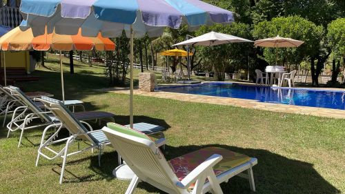 Sítio temporada para grupo com piscina, churrasqueira, sauna e suítes 