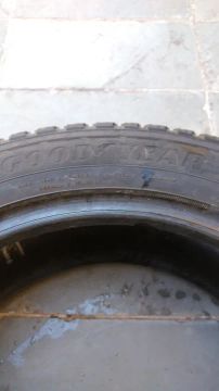 Pneu Goodyear215/55/17