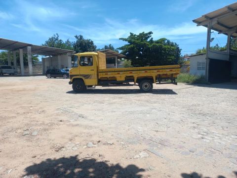 Caminhão Mercedes 708