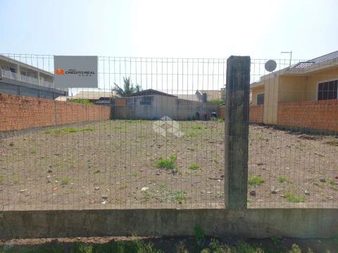 Terreno 12x25 à venda em Capão Novo - Oportunidade única!