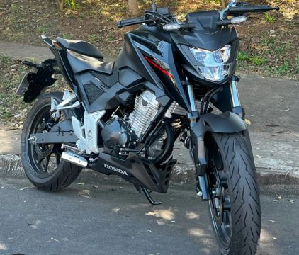 CB 300F Twister CBS