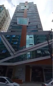 Vendo apartamento no Edifício Rubi em Meia Praia Itapema 100% mobiliado de alto padrão e a