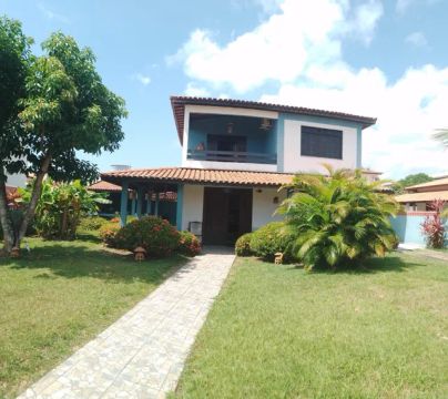 Casa/condomínio praia do meio 