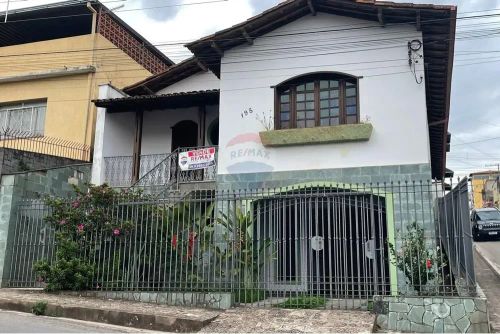 "Morar em Casa Espetacular no Bairro Carijós"