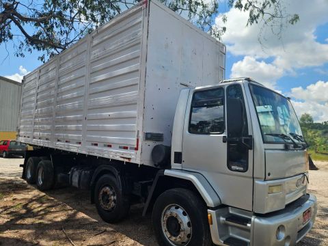 FORD CARGO 2422 2010