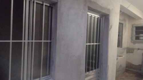 Aluga-se Casa ? Quarto,cozinha e banheiro e lavanderia 
