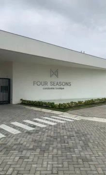 Condomínio Boutique Four Seasons