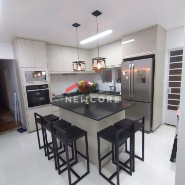 Casa em Rua Hamilton da Silva e Costa - Centro - Mogi das Cruzes/SP