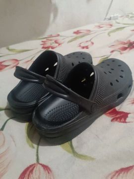 Sandálias Crocs Preta