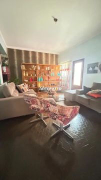 Vende-se Casa sobrado no Centro