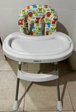 Cadeira de alimentação infantil 