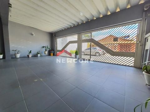 Casa em Rua Carapicuíba - Vila Scarpelli - Santo André/SP