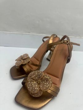 Sandália Constace Dourada com Pedrarias