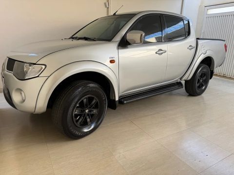 L200 Triton HPE Diesel 2010 Completa