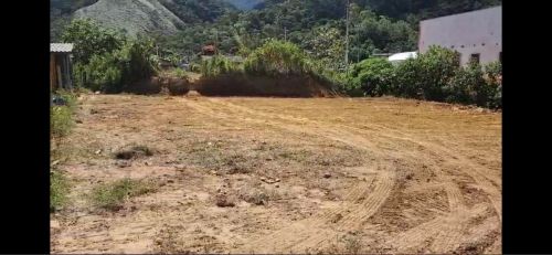 Terreno à venda no coração de Patrimônio da Penha!