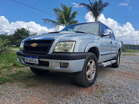 Vendo S10 executive 2.8 diesel 