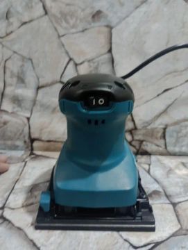 Lixadeira Orbital com Coletor de Pó 180W