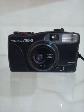 Maquina fotográfica Yashica MG 3