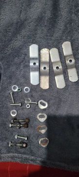 Bau 45 litros semi novo.