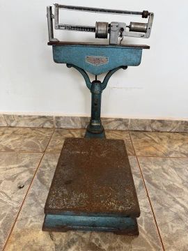 Balança de plataforma antiga