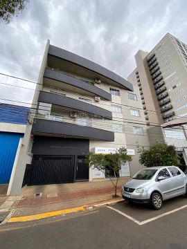 APARTAMENTO SEMIMOBILIADO À VENDA NO EDIFÍCIO MONTE CASTELO - REGIÃO CENTRAL - APUCARANA