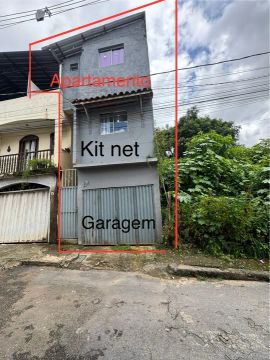 Imóvel com 3 pavimentos 