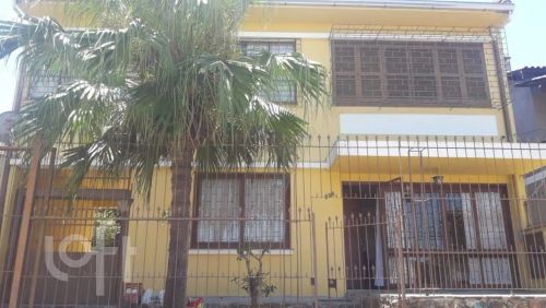 Casa à venda em São José com 240 m², 4 quartos, 2 vagas